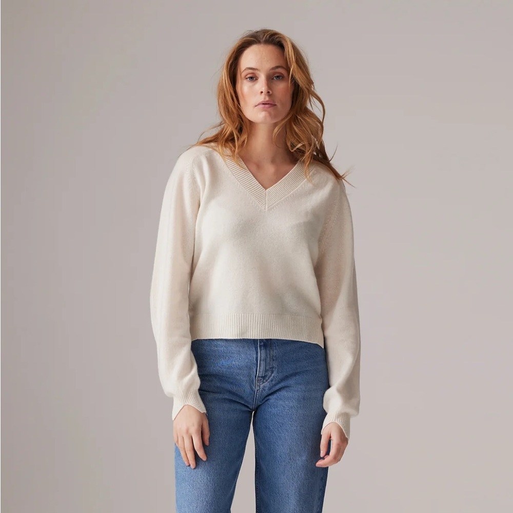 CRUSH Cashmere 100% Cashmere Cocolina Mini V Sweater